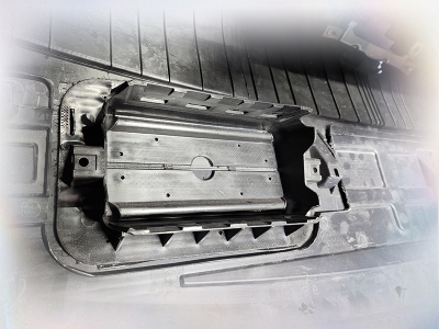 汽車(chē)中控臺(tái)HUD焊接